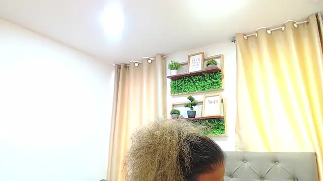 sasi_luna webcam