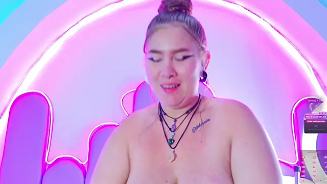 NathaxaLeans webcam