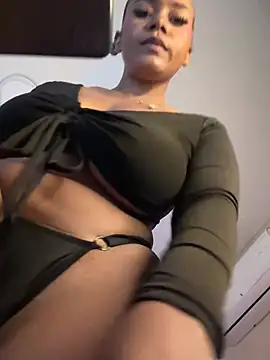YariRose webcam
