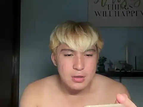 Kingdirtyfog live cam on StripChat
