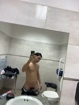 HeteroBooy014 webcam
