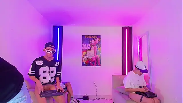 Marcus_and_Tony webcam