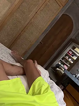 HenryLee1983-cums webcam