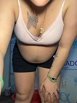 Lina-Naughty webcam