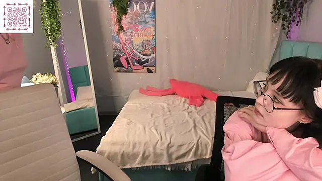 Elira_Vane webcam