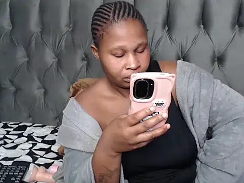 Loyal_Alisha webcam