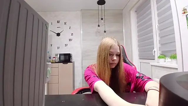 KarinaBestie webcam
