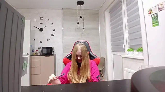 KarinaBestie webcam