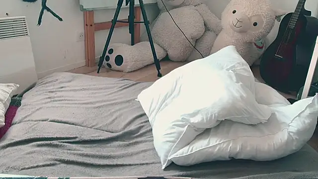 CeriseLapine webcam