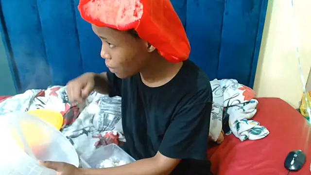 HotCreamyTea webcam