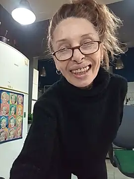 Live cam model FrozenWaffle broadcasting live
