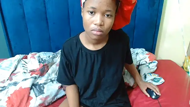 HotCreamyTea webcam