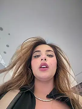 Alirawrz webcam