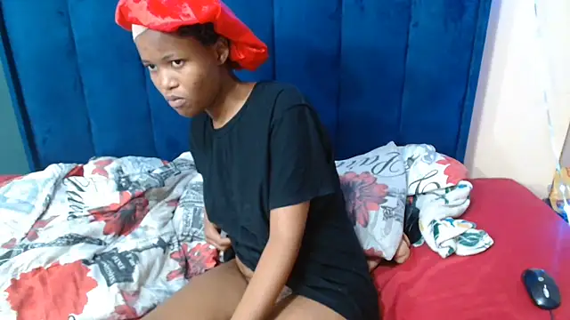 HotCreamyTea webcam