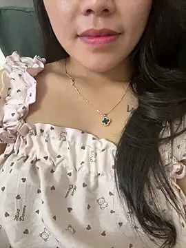 Bella_7777 webcam