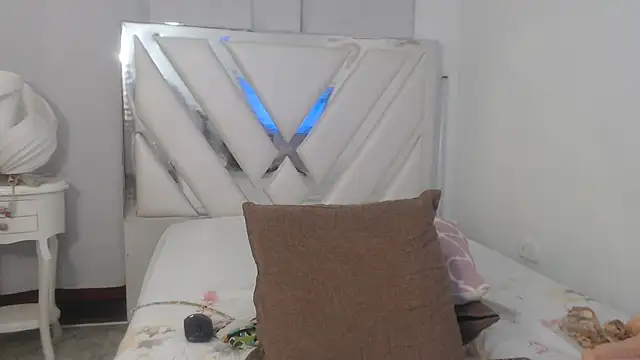 AlannaHarper webcam