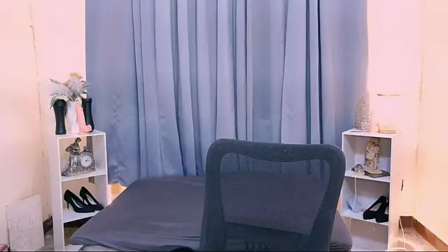 Mimi_Mckinley webcam