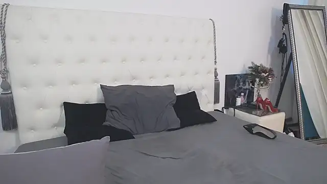 AlinaOnly webcam