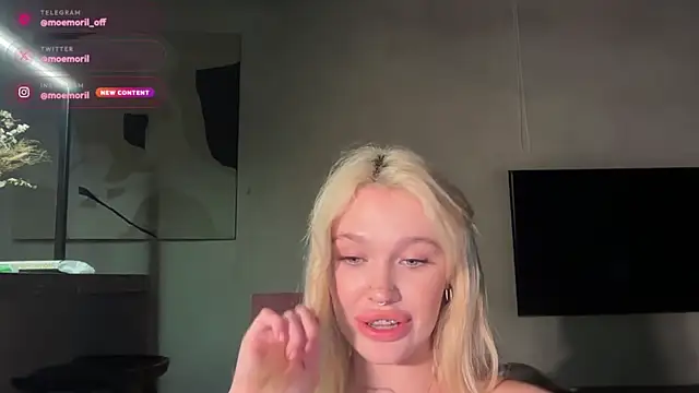 golden_aline (F young) - 2 fingers in my pussy