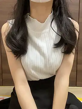 yayoi_jp (F young) - 谷間ちらり🙈💗
