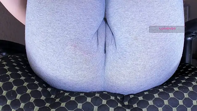 Cameltoe_squirt_inPants webcam