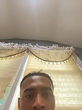 Mellyj053 webcam