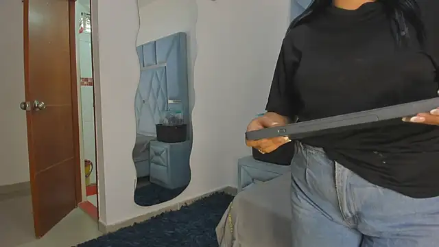 Lucy_asm webcam