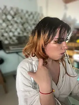 NikkiNix webcam