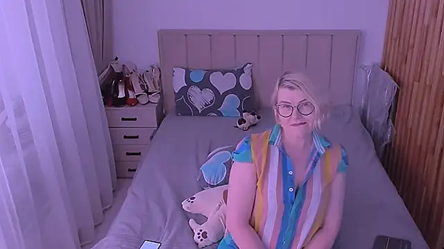 sabrinamacmarren webcam