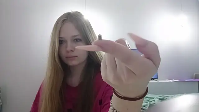 KarinaBestie webcam