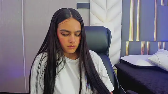 ChloeHarper_ webcam