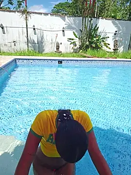 Milu_Luthor webcam