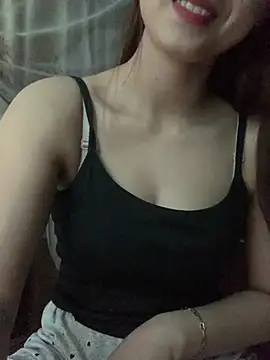 Julyy_girl webcam