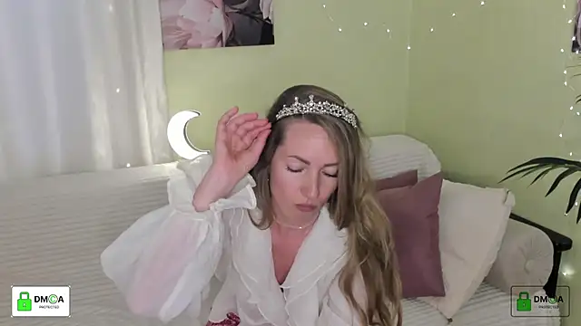 Queenymel webcam