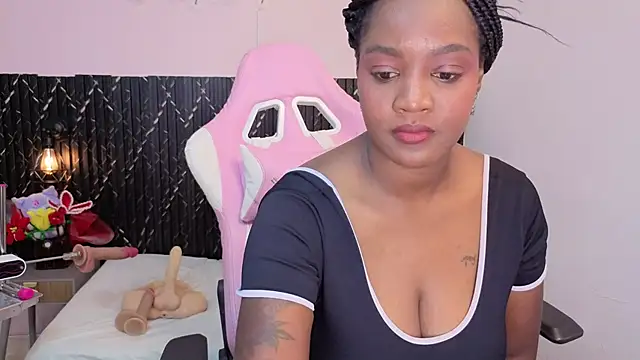 chanel_brunette webcam