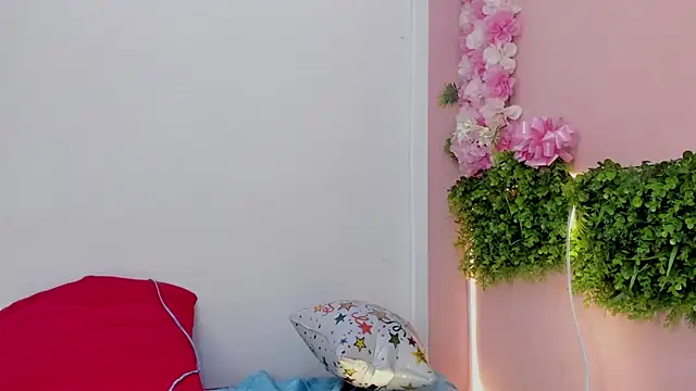 Mikasa_Horny webcam