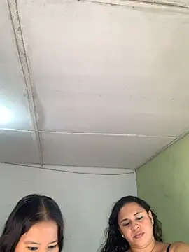 twocurvylatins webcam