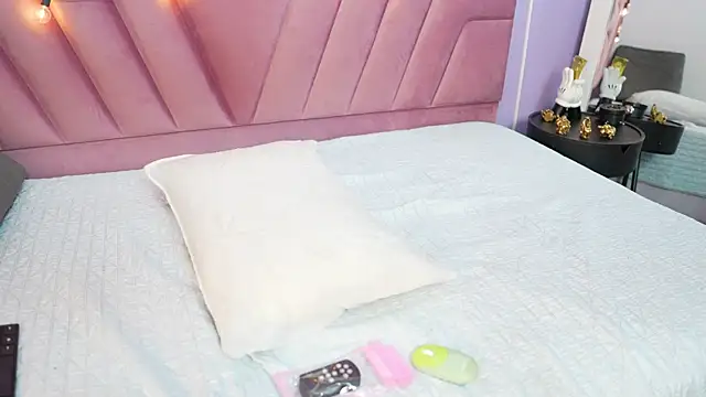 kinkyandsavage webcam