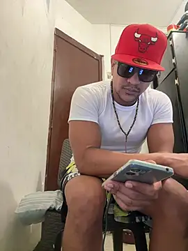 bigdick211292 webcam