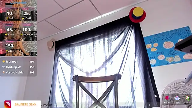 sexy_brunette_12 webcam