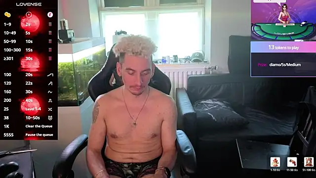 Rayzel_White webcam
