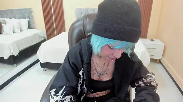 Bela_Craxkerr webcam