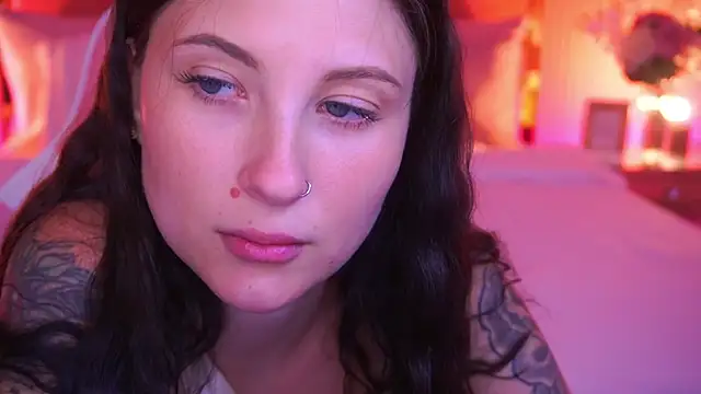 LunaaMay webcam