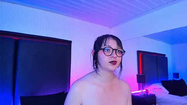 LilithBluum webcam