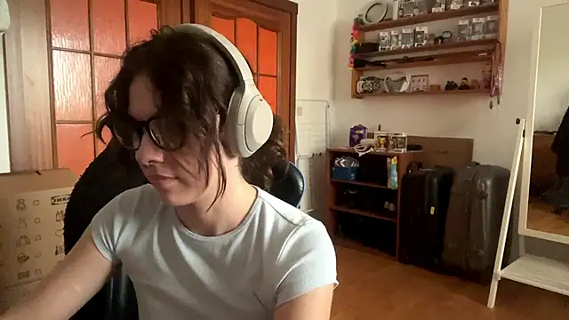 PillowPeachX webcam
