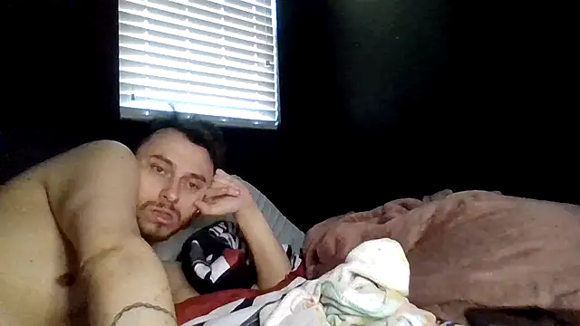 Cloudyydayzz webcam