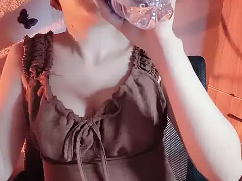 Lucy6868 webcam