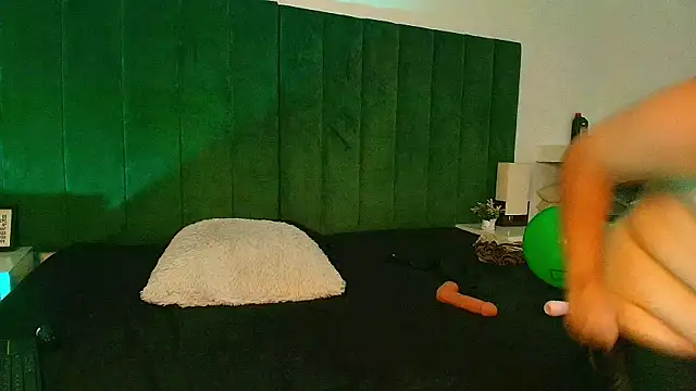 Alana_Petite_ webcam
