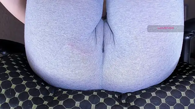 Cameltoe_squirt_inPants webcam