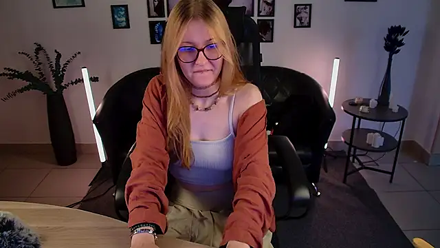 lanafitch - Lanafitch's free webcam - UK Sex Cams
